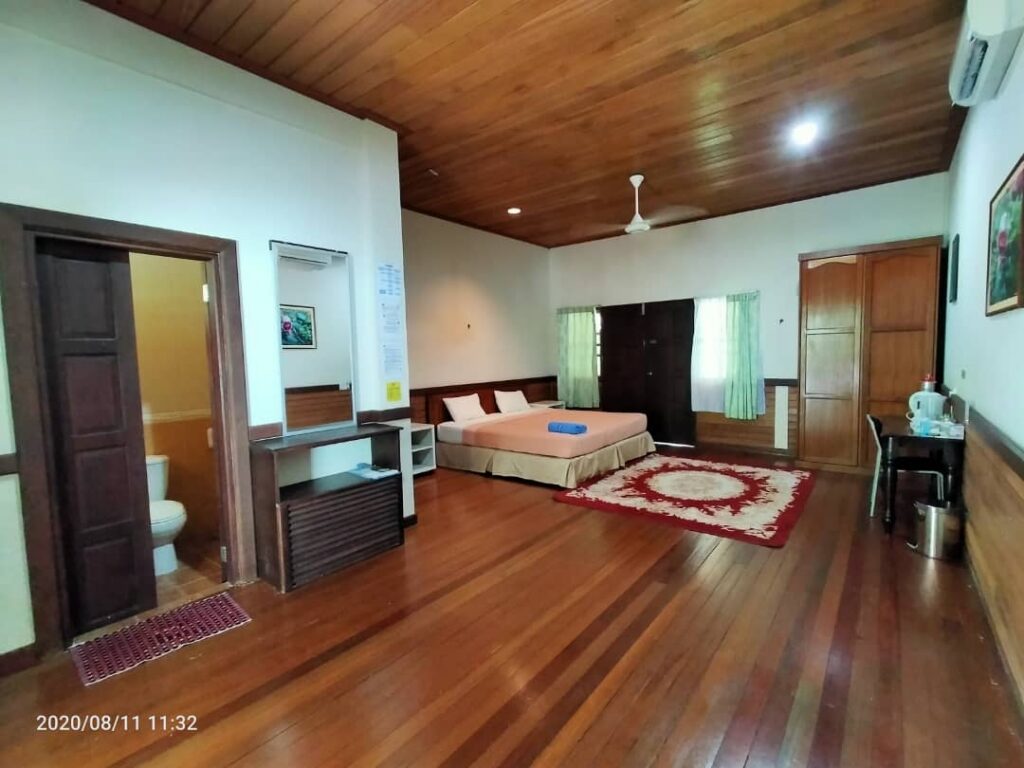 RESTHOUSE-DELUXE-KERUING-1-8